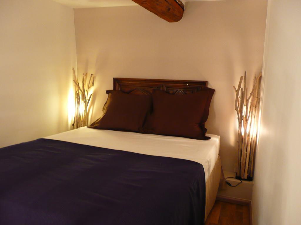 Bed And Breakfast Jardin De Marie Aix-en-Provence Værelse billede